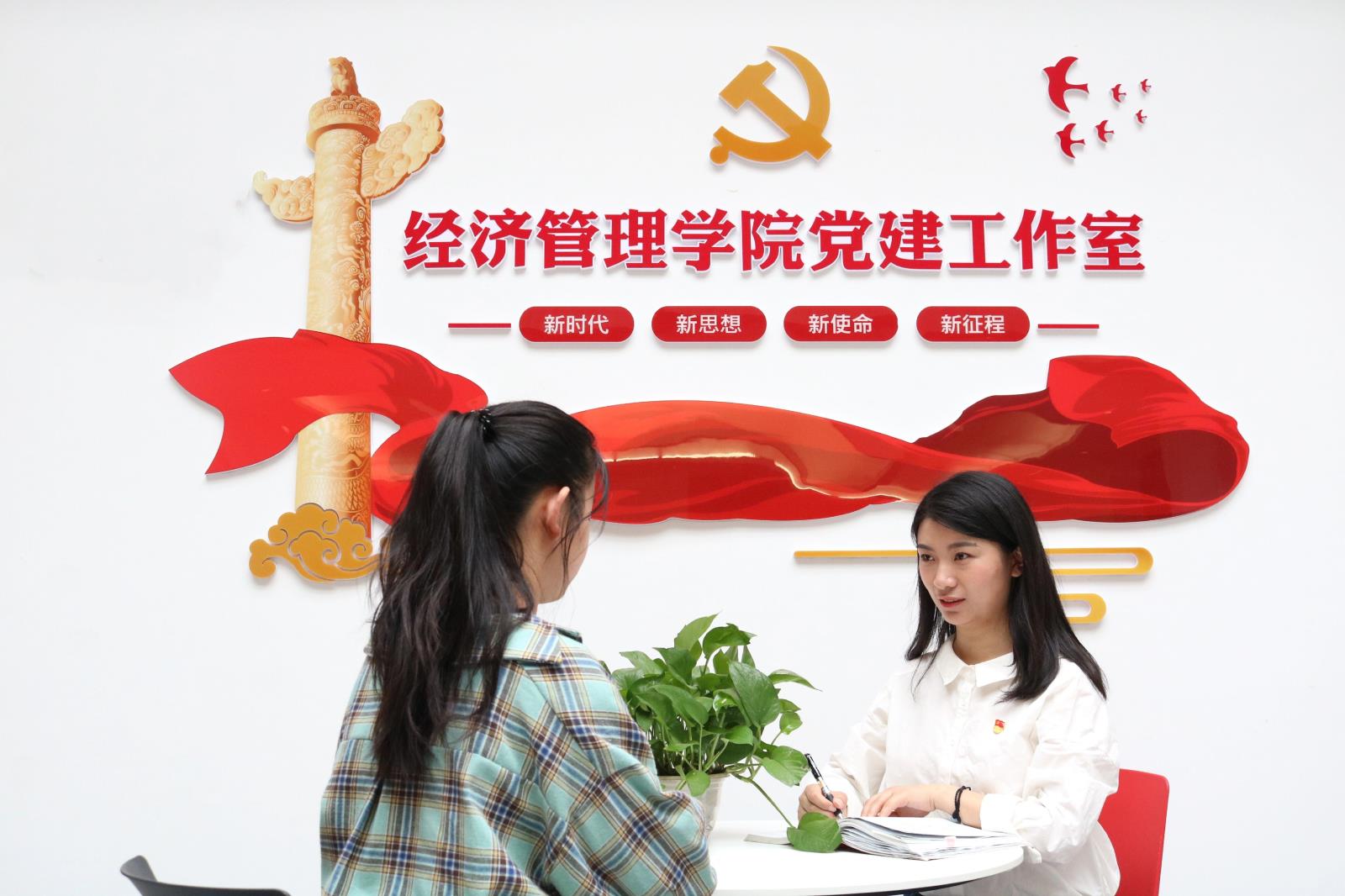 生活照（江苏mg冰球突破技术学院王甜甜）.jpg